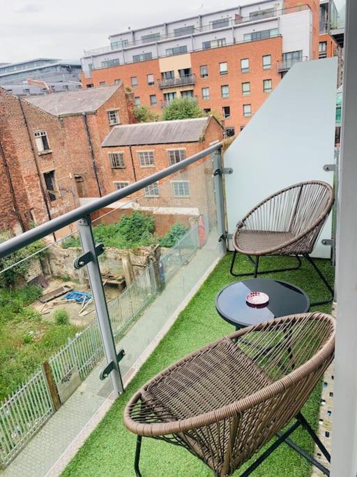 2 Bedroom Free Parking By Concert Square Sleeps 8 Liverpool Ngoại thất bức ảnh
