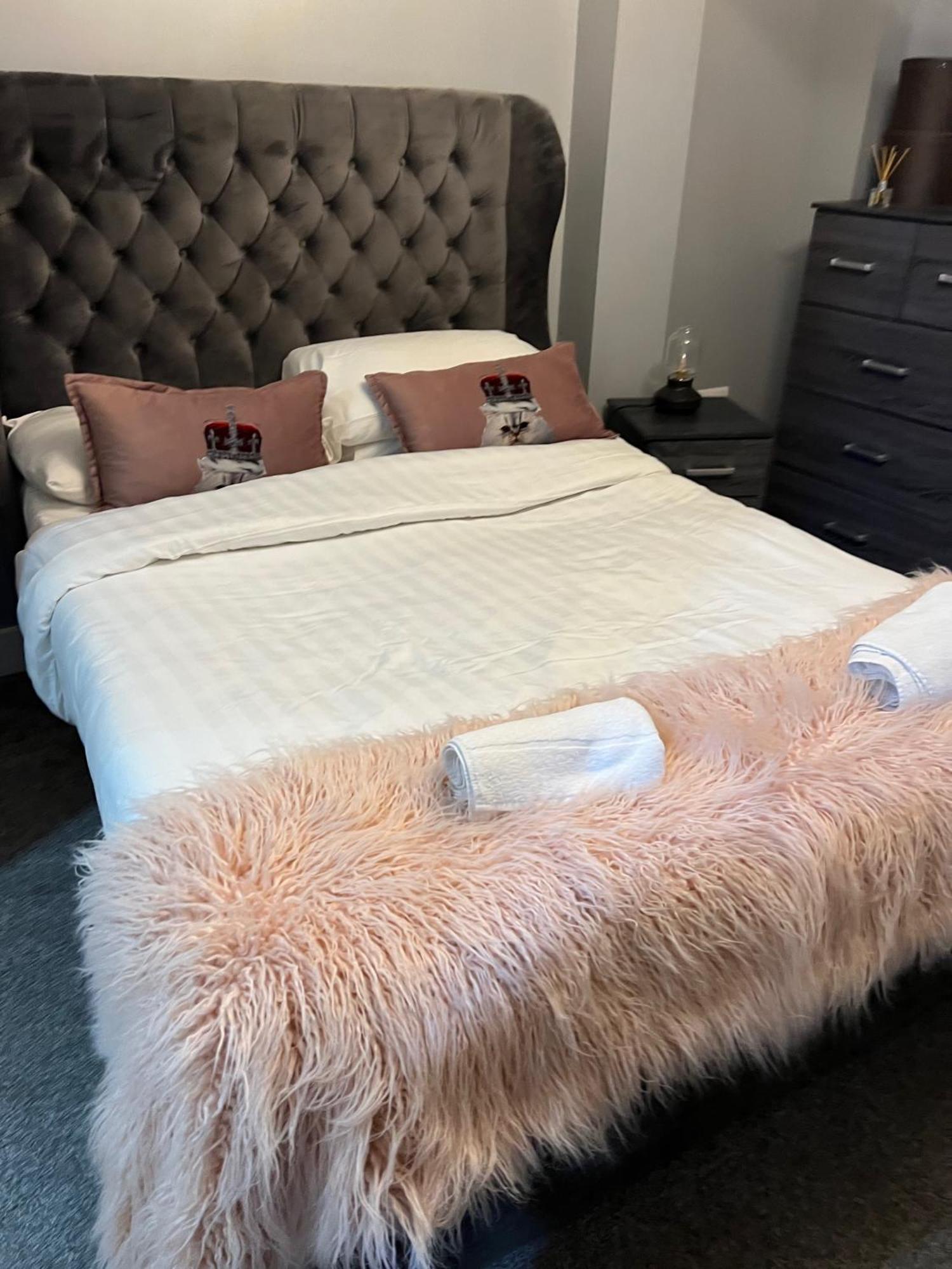 2 Bedroom Free Parking By Concert Square Sleeps 8 Liverpool Ngoại thất bức ảnh
