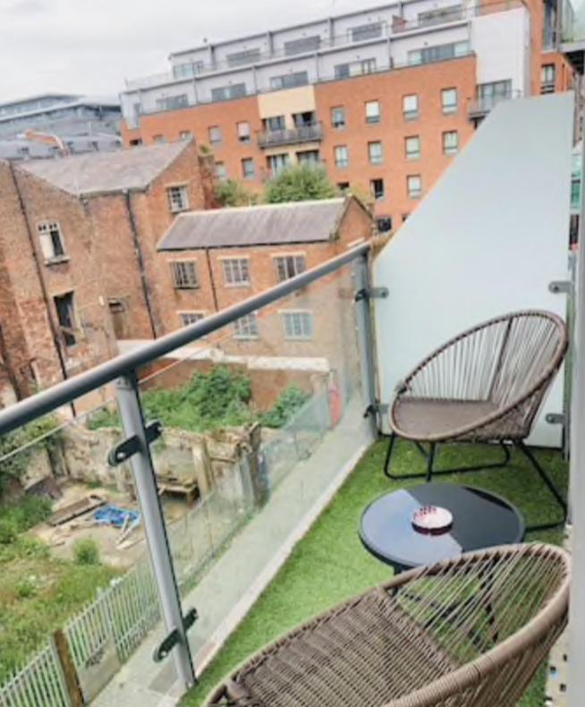 2 Bedroom Free Parking By Concert Square Sleeps 8 Liverpool Ngoại thất bức ảnh
