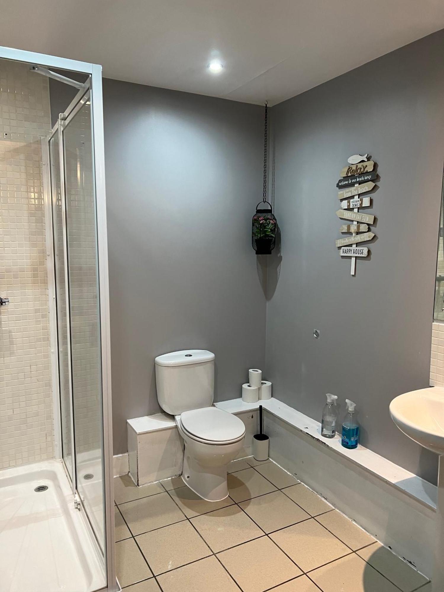 2 Bedroom Free Parking By Concert Square Sleeps 8 Liverpool Ngoại thất bức ảnh